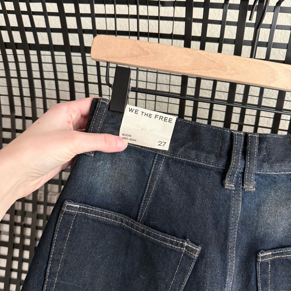 NWT Free People Bodie Arc Barrel Jeans in Dark Wash - Picture 7 of 10